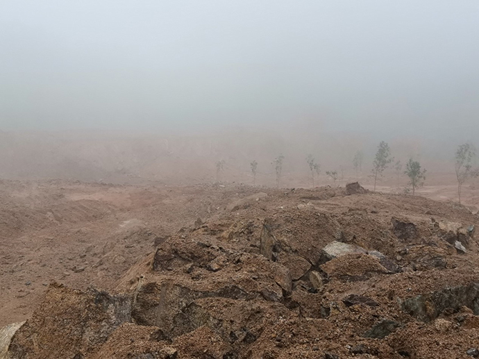 2020年9月獲批梧州市市級(jí)綠色礦山的岑溪市糯垌大?；◢弾r礦，綠色礦山考核意見綠化率達(dá)到85%以上，但現(xiàn)場(chǎng)核實(shí)綠化率不足20% 督察組供圖